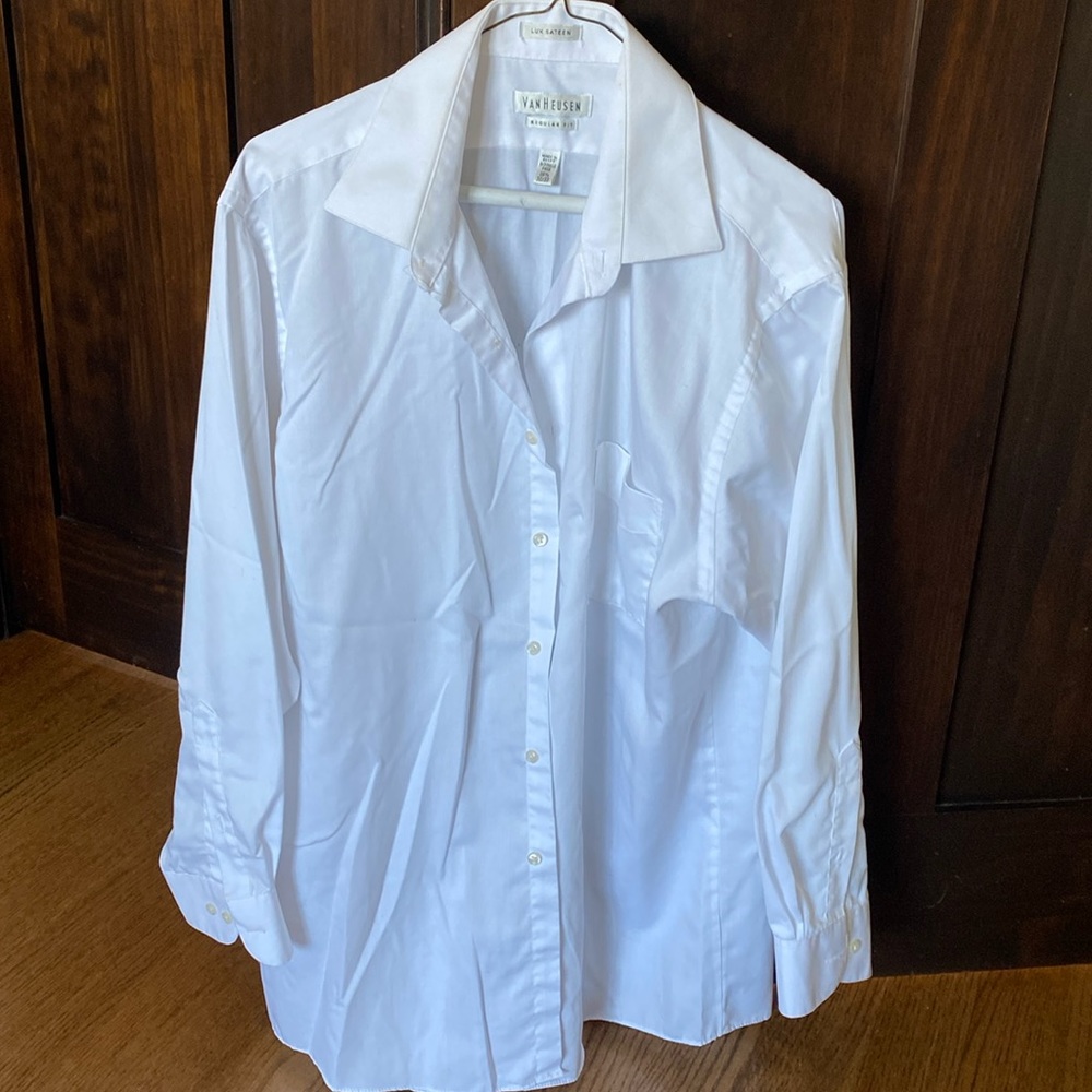 Mens white VanHeusen dress shirt